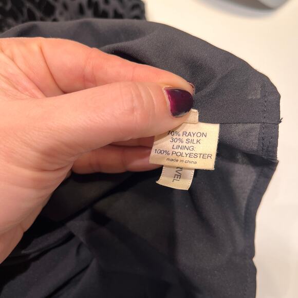 L'Agence for Barneys New York Black Embossed Short Sleeve Shift Dress Sz 4 - Picture 6 of 11